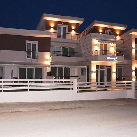 Erosaria Suites Nikiti  Bagian luar foto