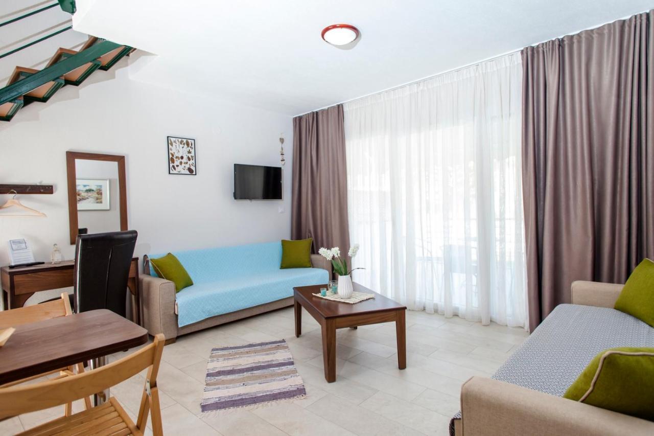 Erosaria Suites Nikiti  Bagian luar foto