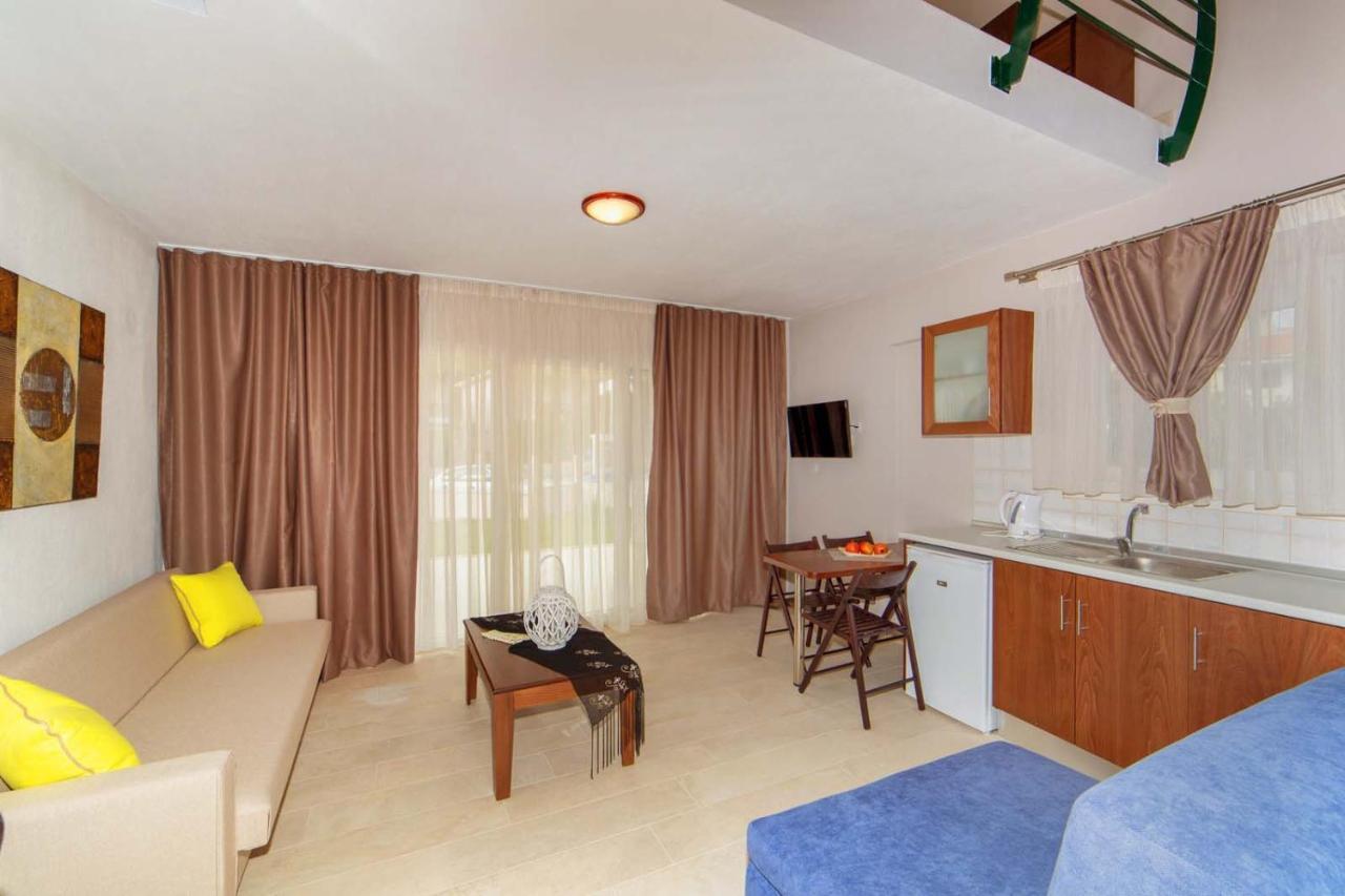 Erosaria Suites Nikiti  Bagian luar foto