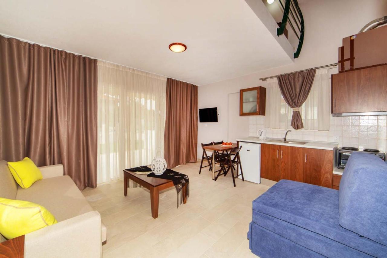 Erosaria Suites Nikiti  Bagian luar foto