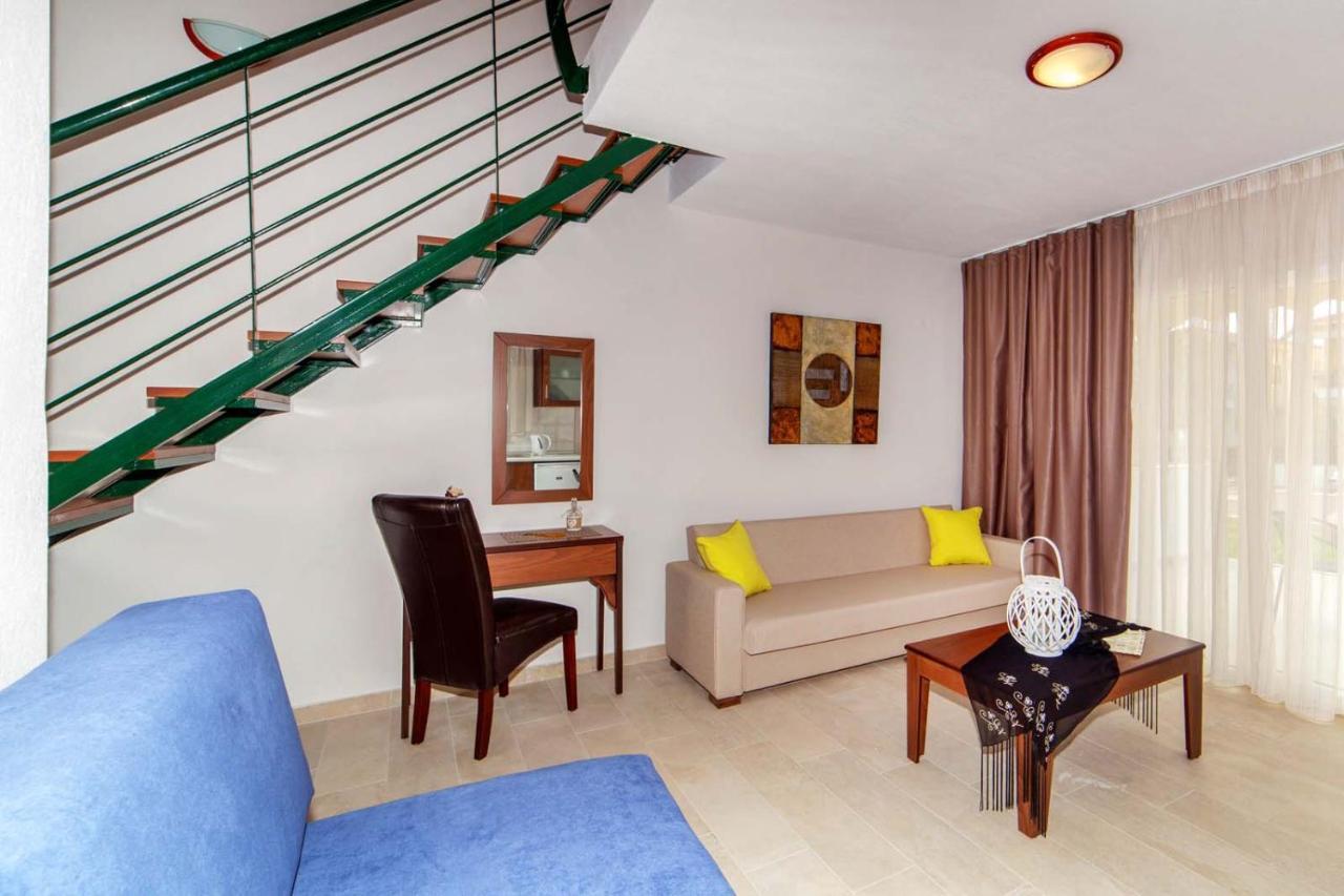 Erosaria Suites Nikiti  Bagian luar foto